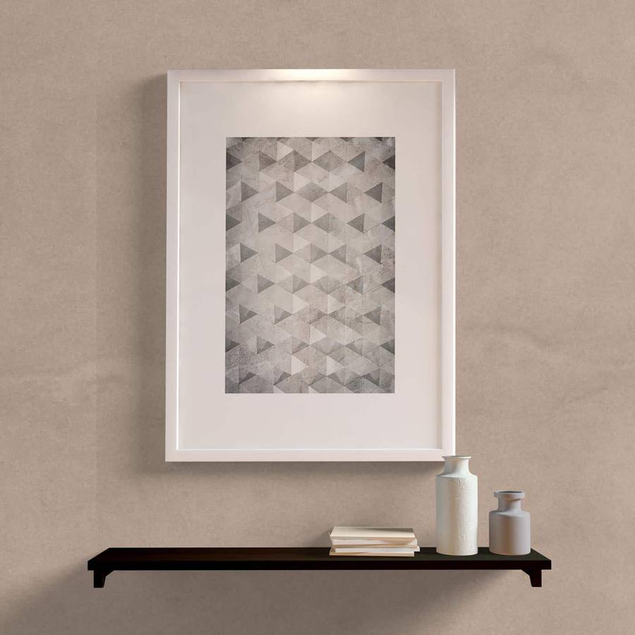 Quadro Decorativo Abstrato Triângulos Cinza - detalhe da moldura e acabamento