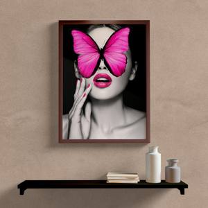 Quadro Decorativo Mulher com Borboleta Rosa II - vista aproximada da impressão