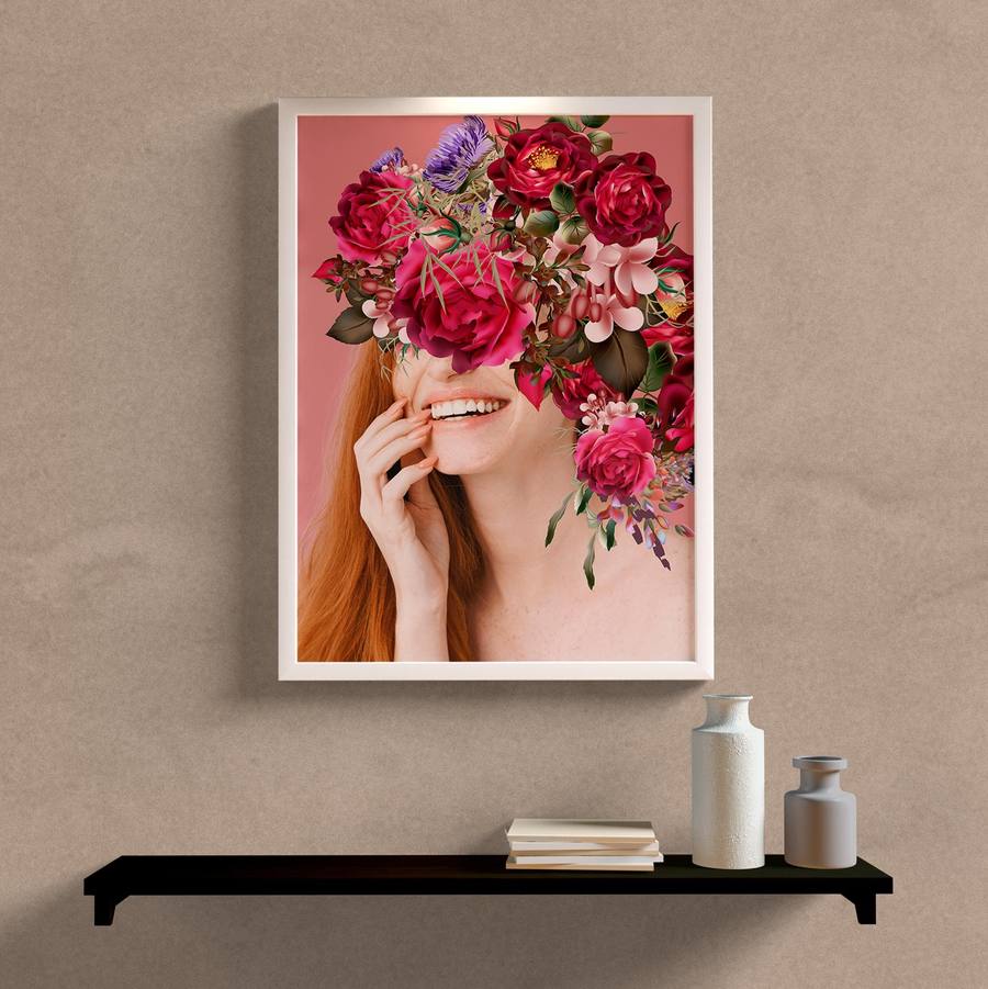 Quadro Decorativo Mulher com Flores Sorrindo - detalhe da moldura e acabamento