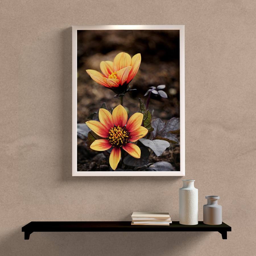 Quadro Decorativo Paisagem Flor com Pétalas Amarela - detalhe da moldura e acabamento